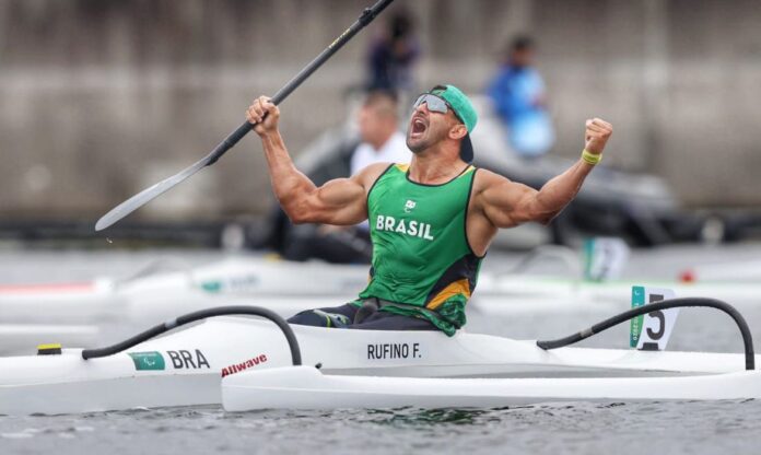 De Itaquiraí para o mundo, Fernando Rufino conquista ouro na canoagem na Paralimpíada
