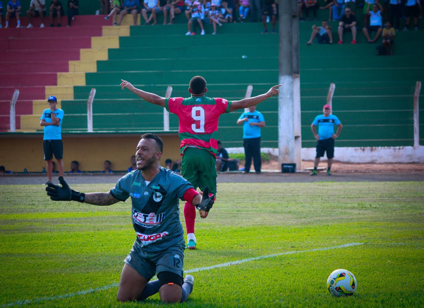 Sport goleia Londrina e sobe para a vice-liderança da Série B