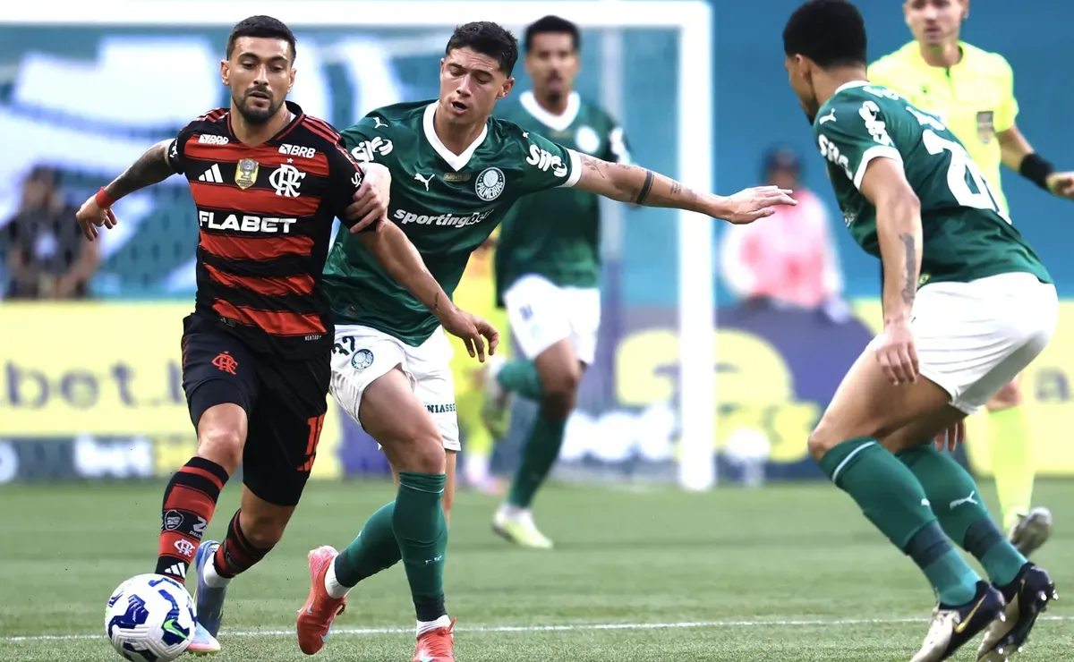 Flamengo x Palmeiras: inteligência artificial prevê Pedro, Arrascaeta e Vitor Roque marcando no Maracanã